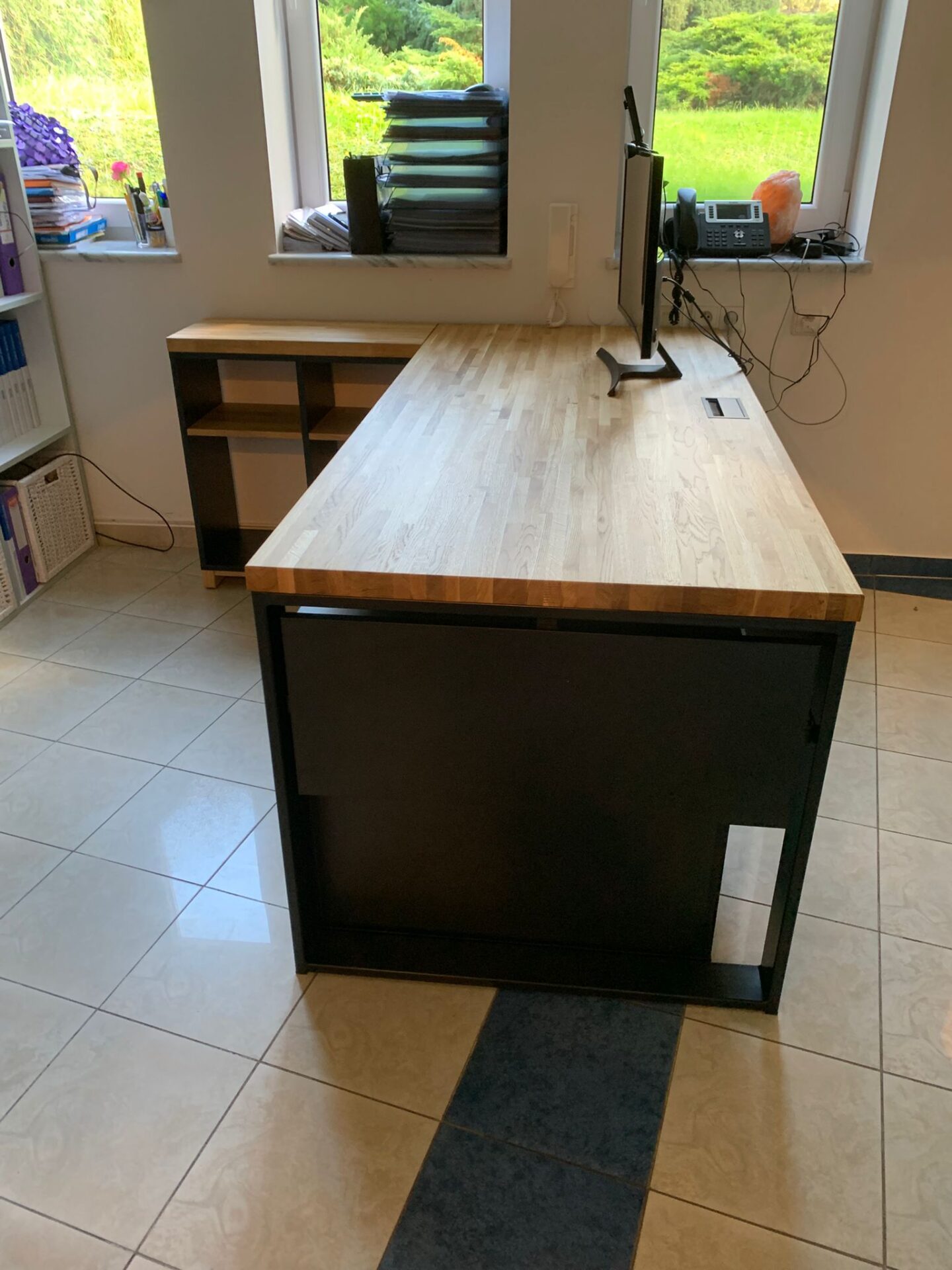 Biurko naroĆŒna dla Sanui z Warszawy