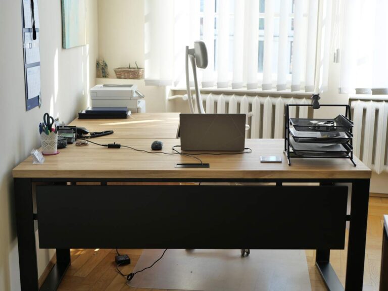 Corner desks for the Podgórze Cultural Centre in Krakow