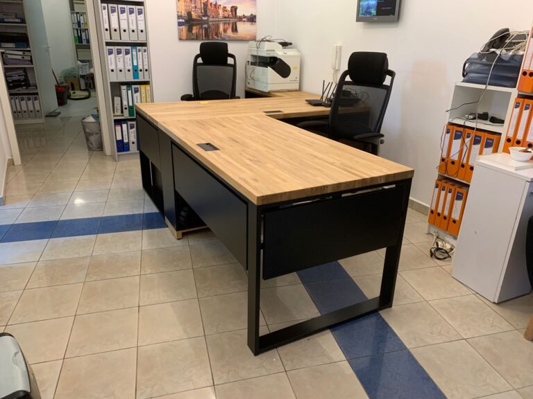 Blended desk for developer
