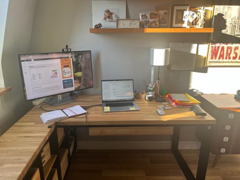Corner desk for home office in Warsaw