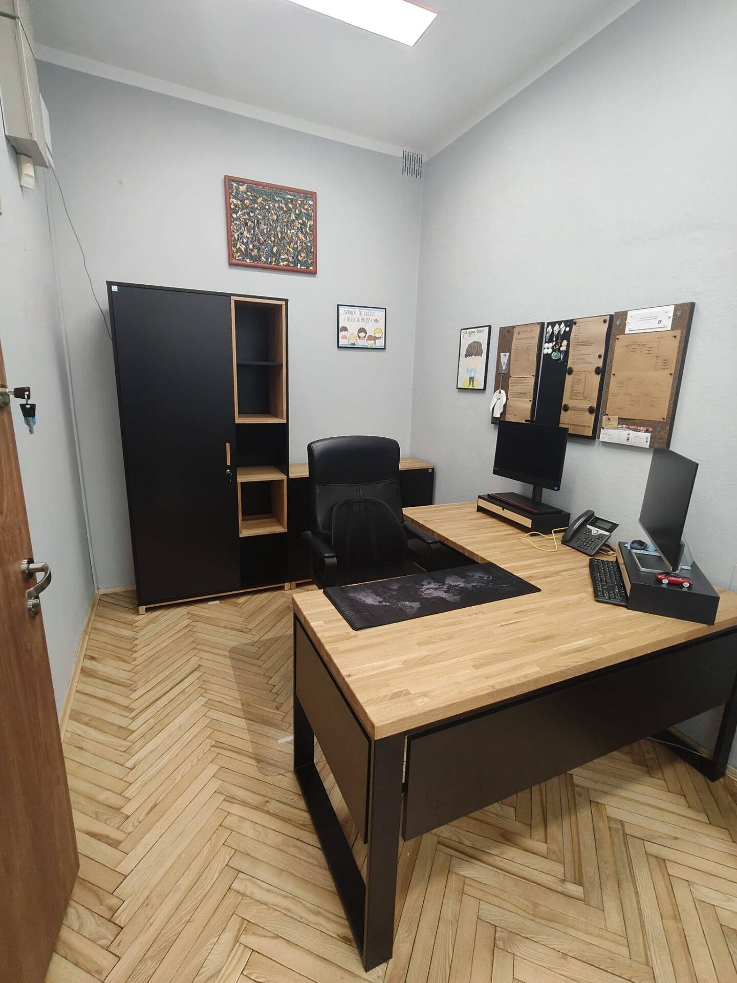 Biurko nauczycielskie z dostawa do WrocĆawia