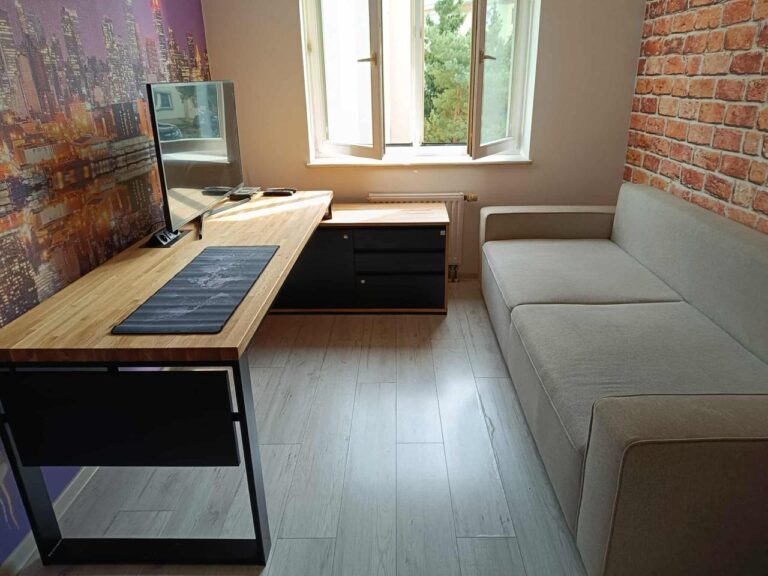 Premium desk for GIOKO with delivery to Wroclaw