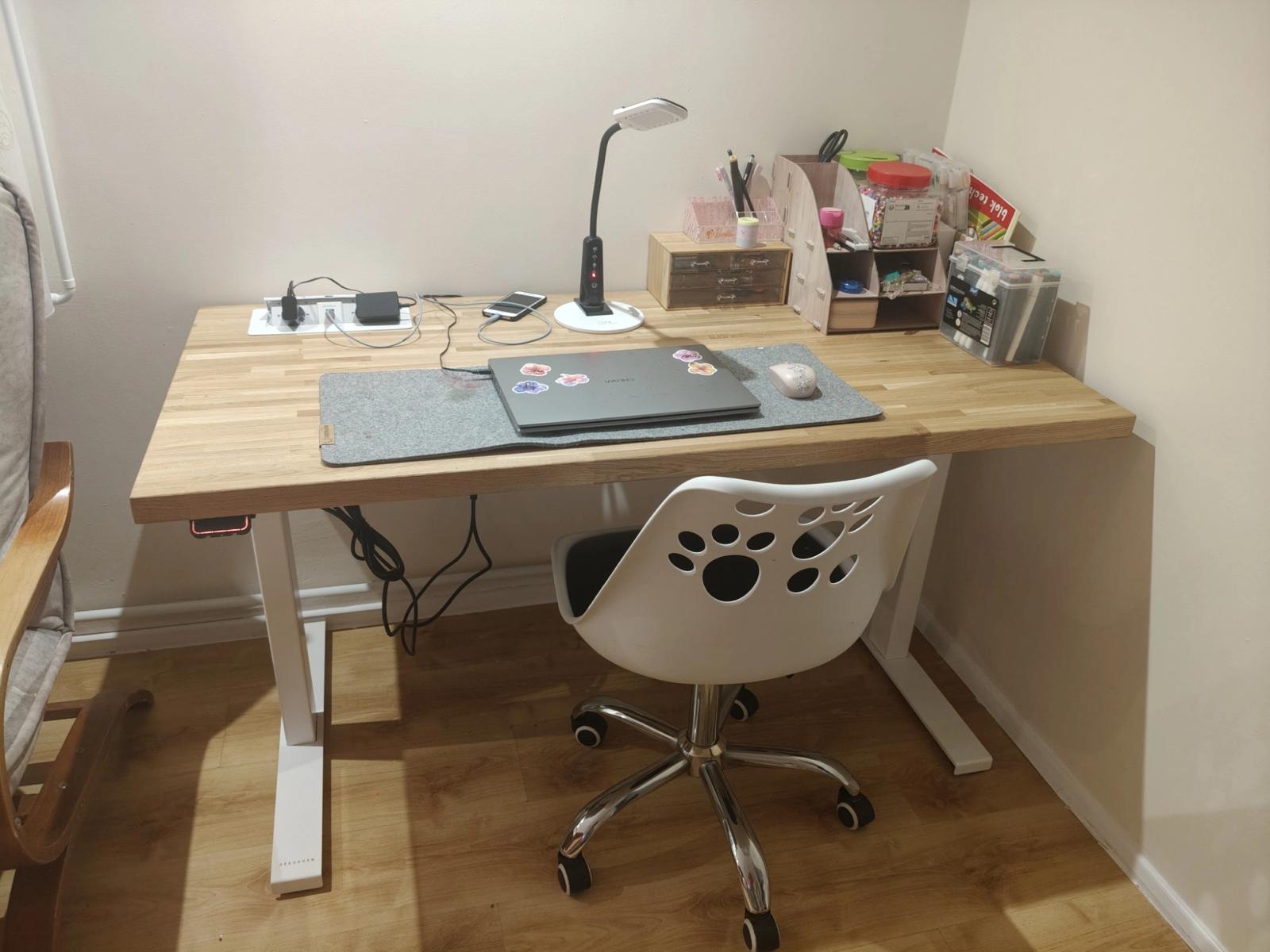 Adjustable desk for a teenage girl from Krakow