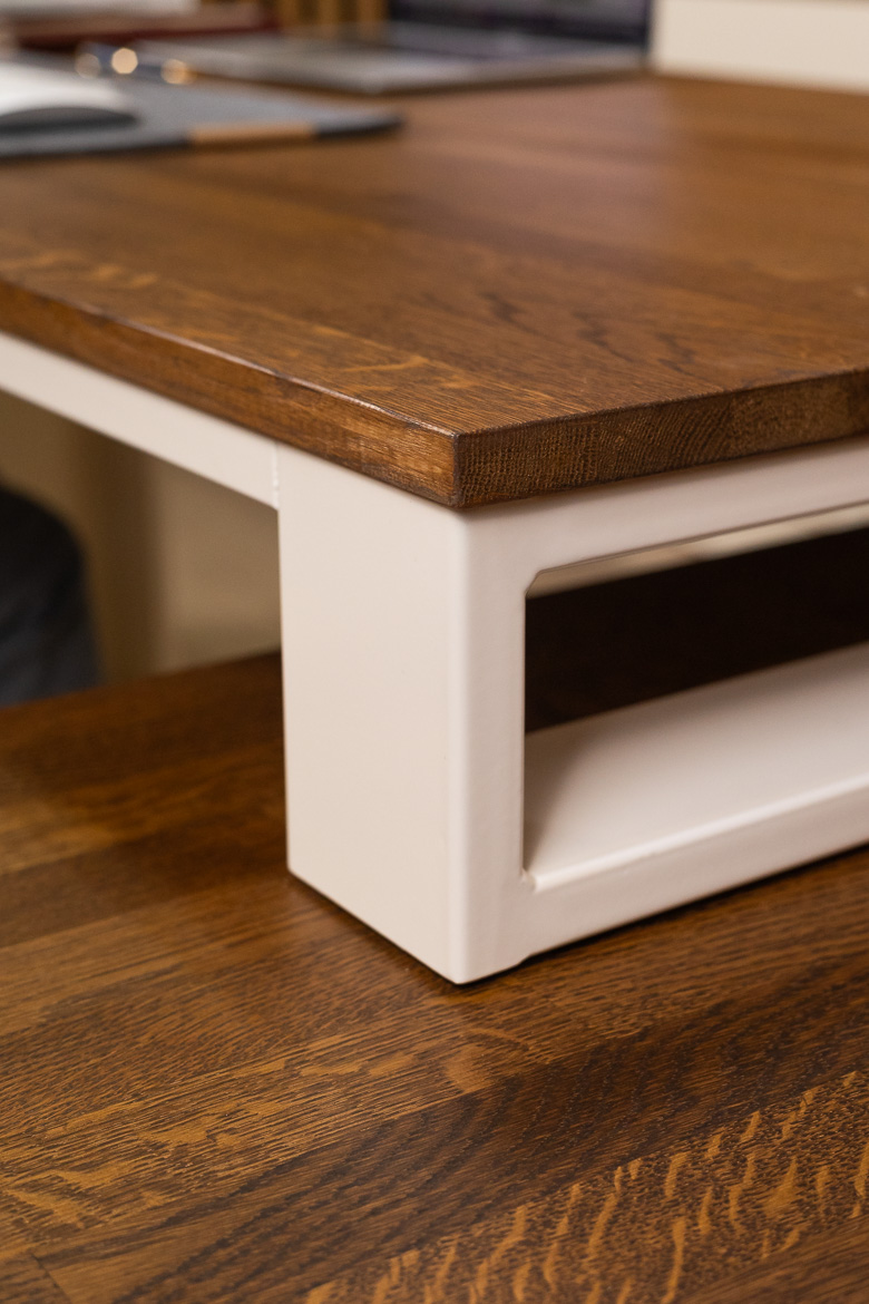 biurko z debowym blatem