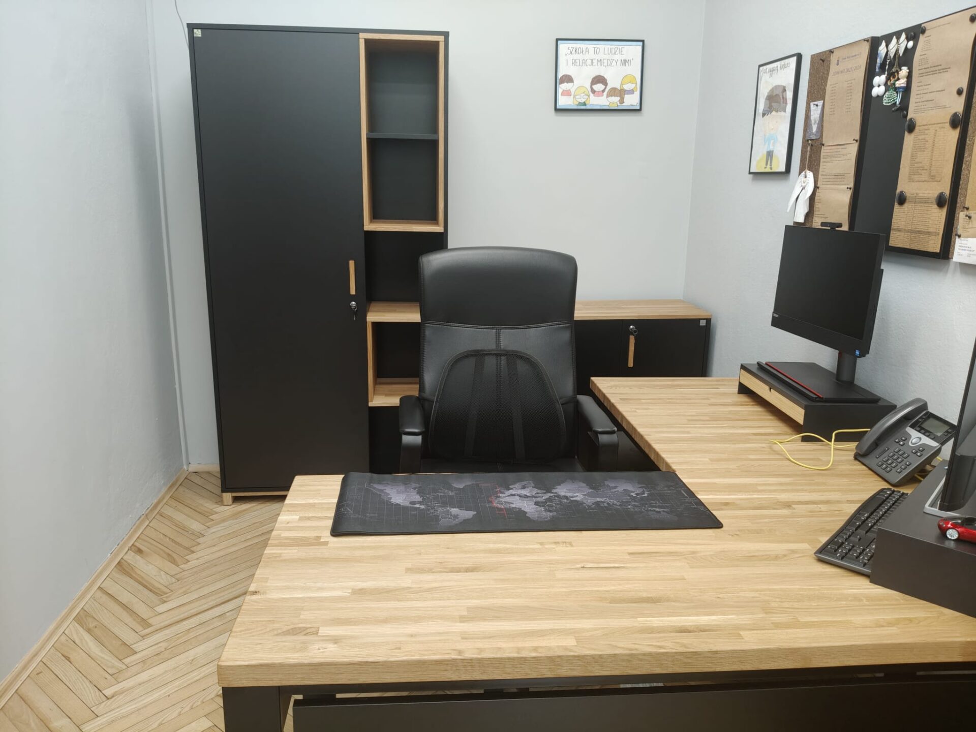 Komplet mebli gabinetowych z dostawÄ
 do WrocĆawia