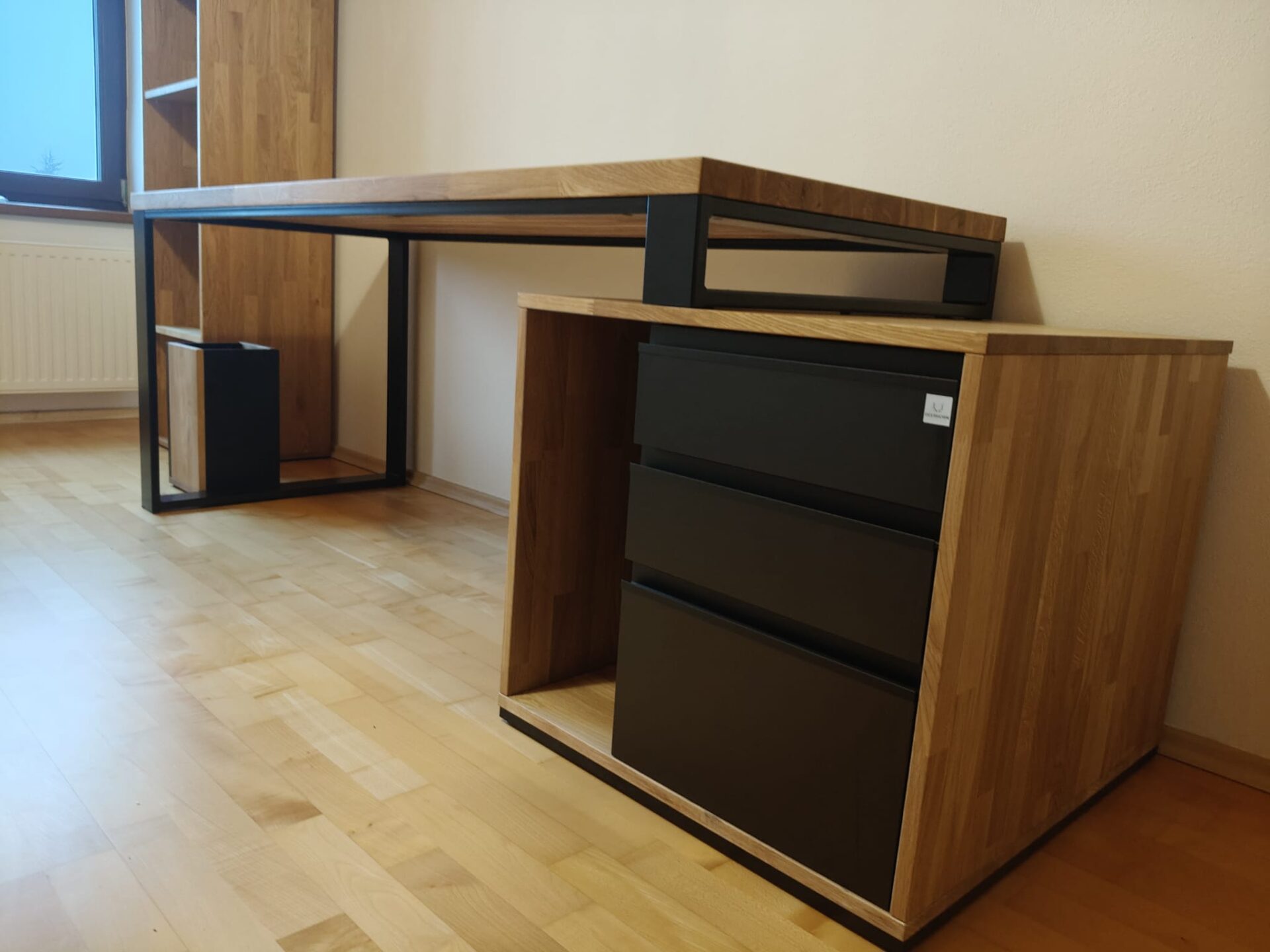 biurka loft meble biurowe Kravare Czechy