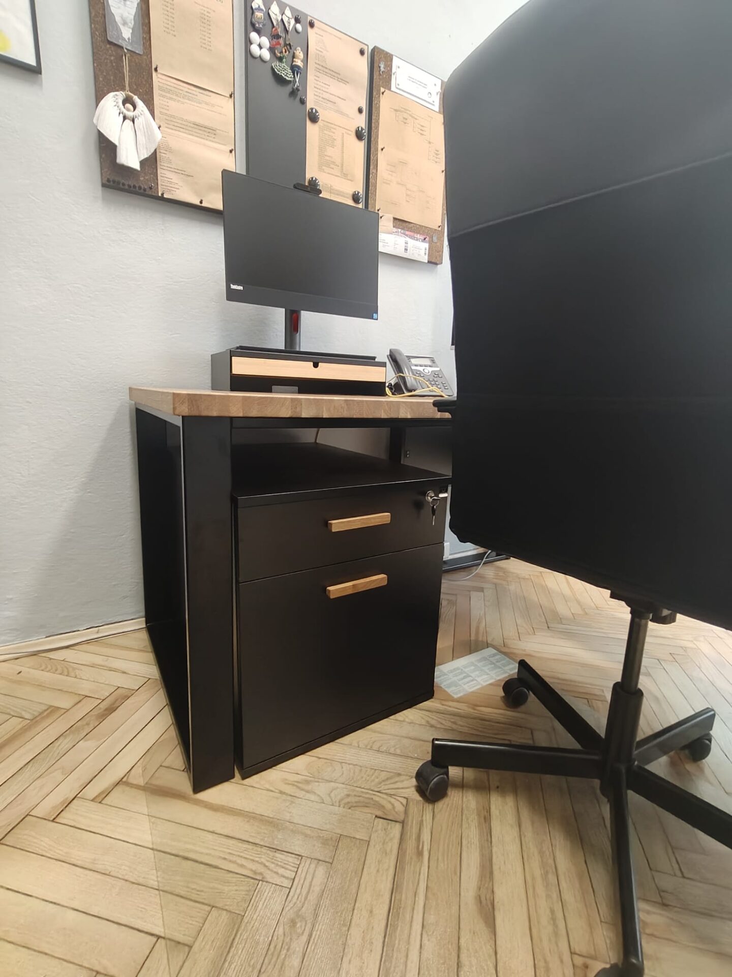 Meble do gabinetu nauczycielskiego we WrocĆawiu