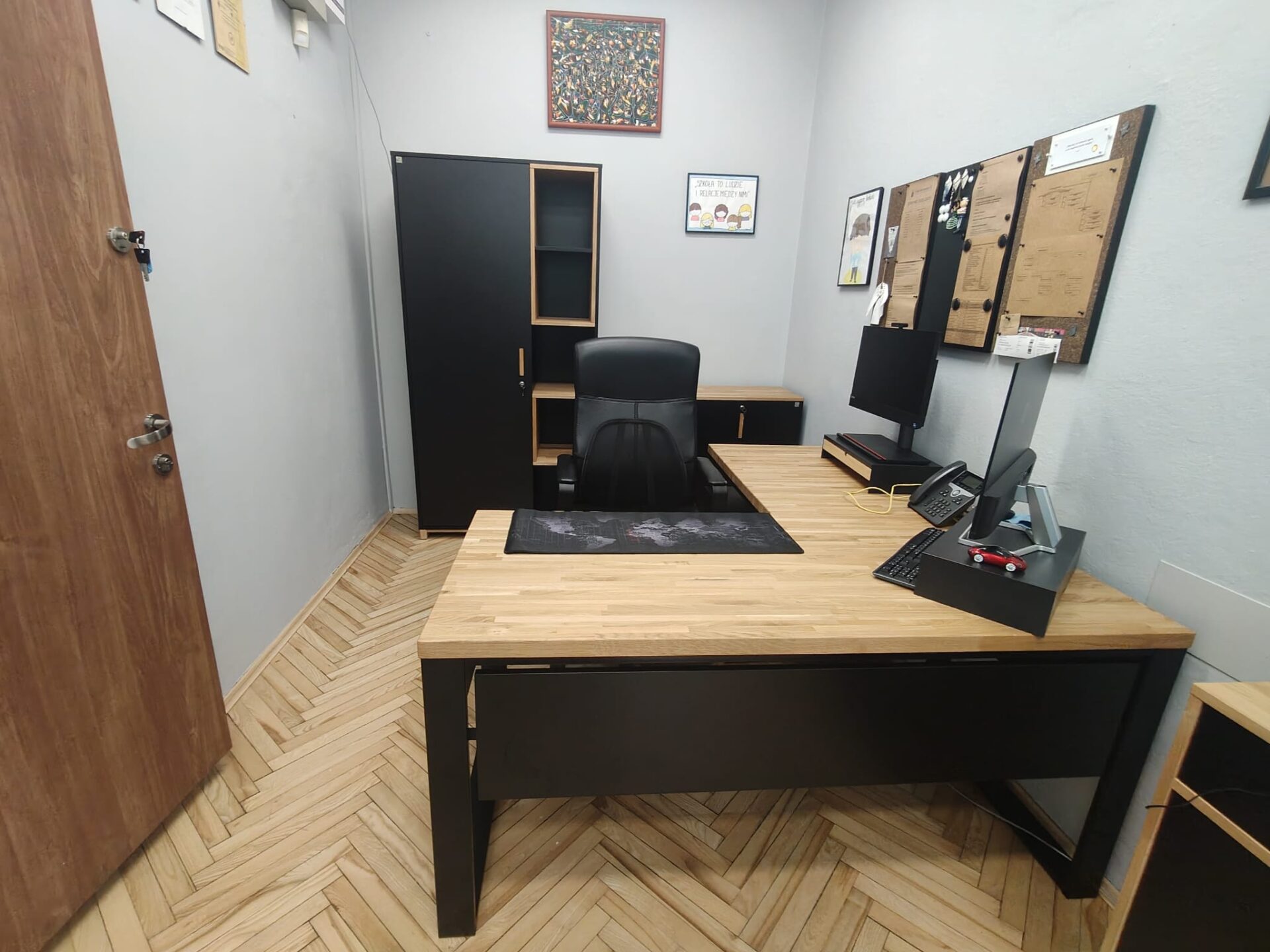 Meble do Sekretariatu szkoĆy podstawowej i przedszkola