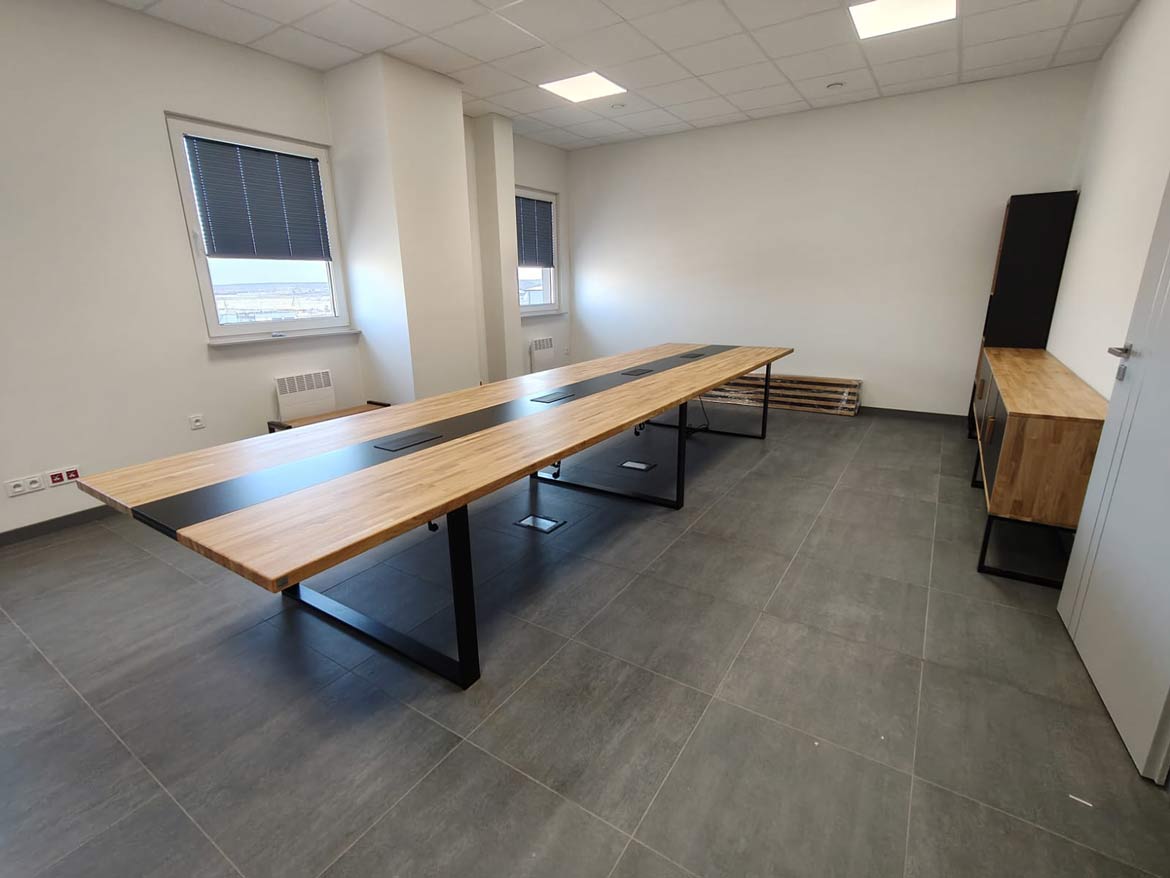 10-meter conference table for Polmlek Group in Warsaw