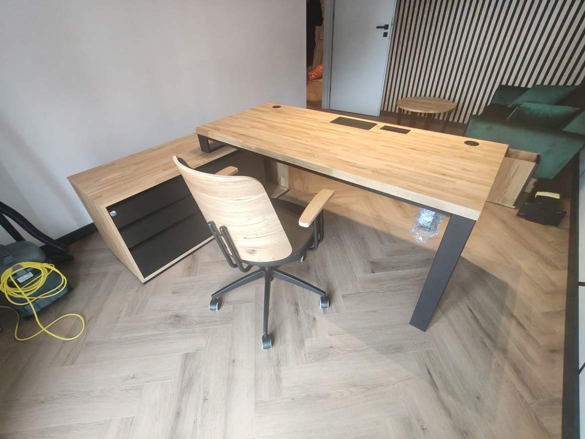 Corner desk with large container for Voltex company in Świdnica