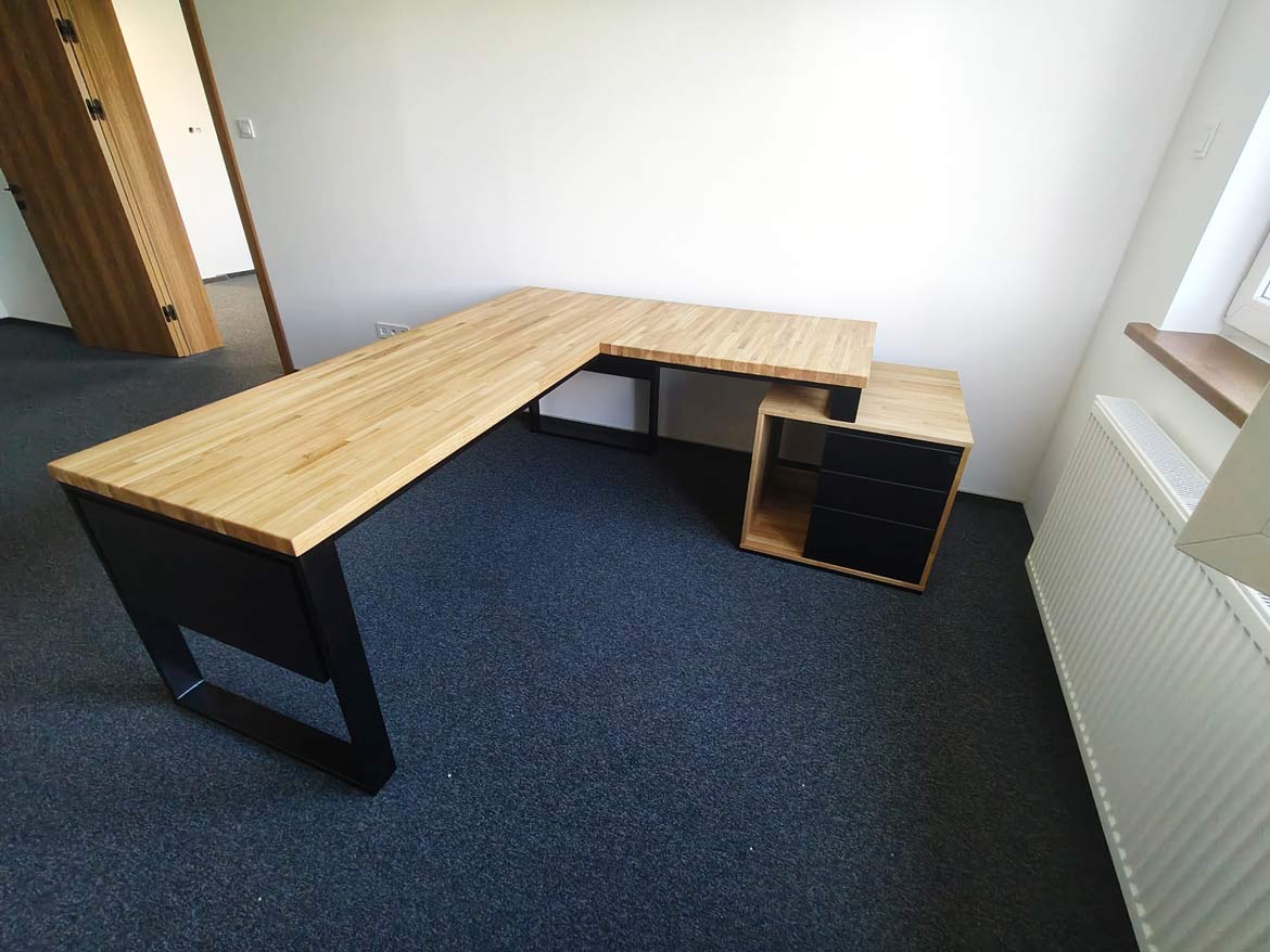 Corner desk with pedestal for AGM Labza Sp. z o.o.