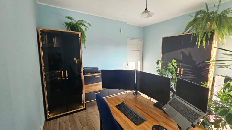 Home office for Ms. Magda from Katowice, Poland