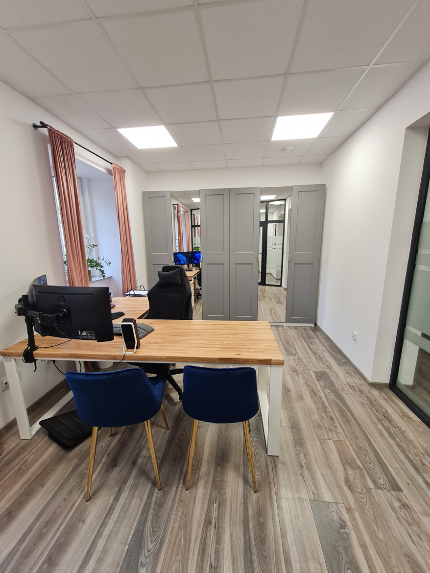 Białe biurko narożne dla Pani Marty - radcy prawnego z Oławy pod Wrocławiem