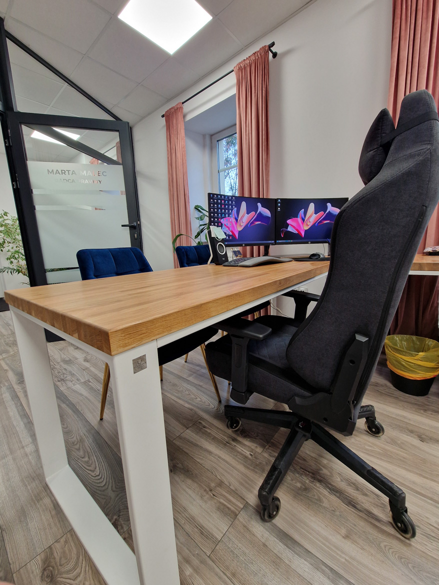 Białe biurko narożne dla Pani Marty - radcy prawnego z Oławy pod Wrocławiem