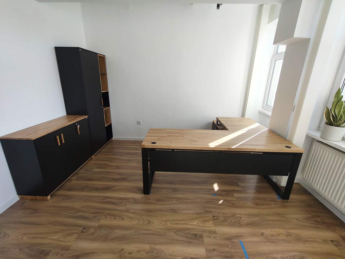 Biurko narożne dla firmy BS Kawęczyn Sp. z o.o. w Warszawie