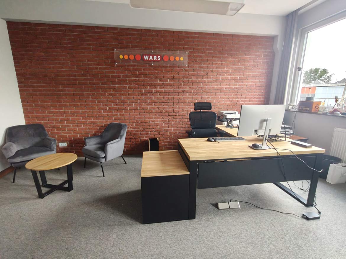 Biurko narożne z kontenerkiem dla firmy WARS S.A. w Warszawie – część 2
