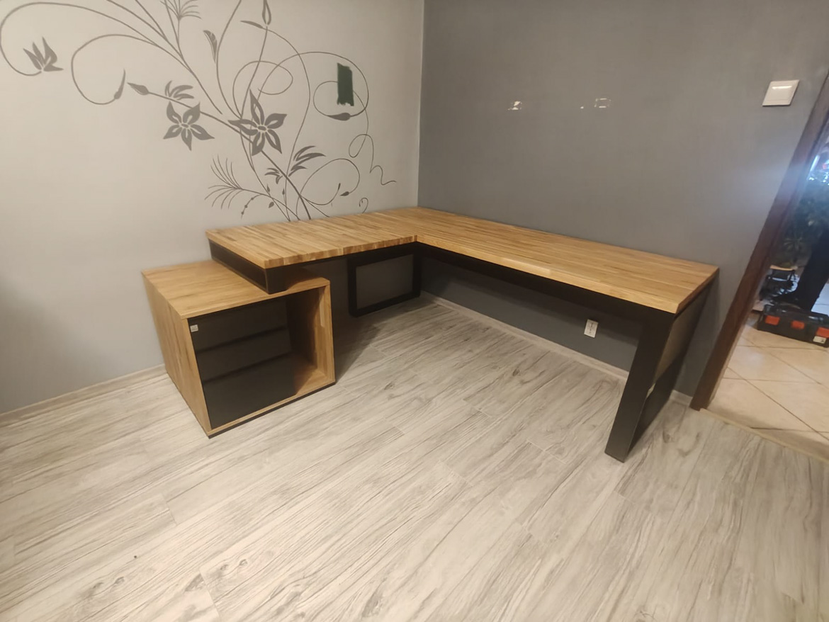 Corner desk with a pedestal for Mr. Sebastian from Będzin near Dąbrowa Górnicza