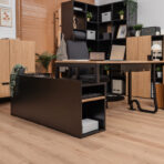 corner desk with scratch-resistant top and pedestal