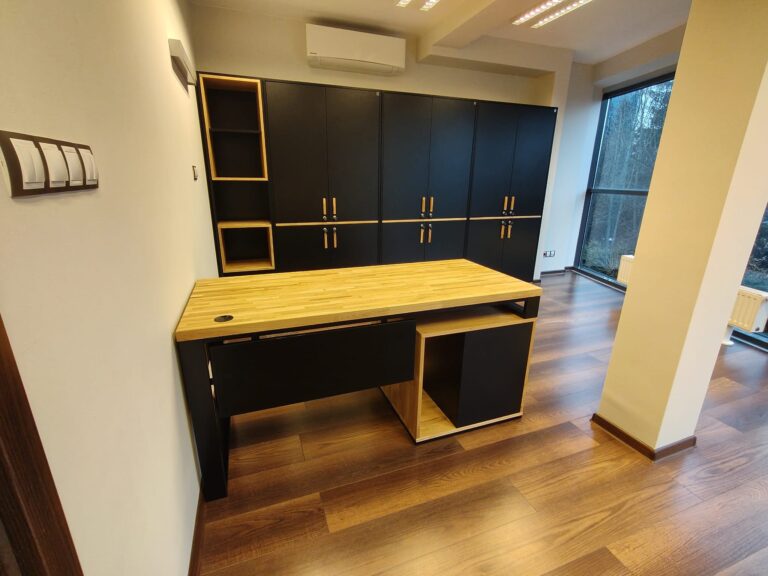 Desk with built-in cabinets for Ms. Anna from the financial industry in Krakow