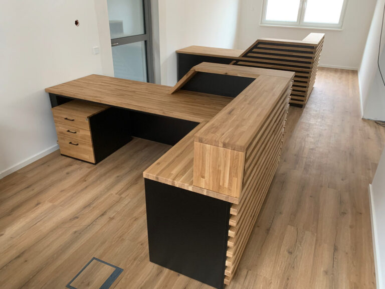 Two reception counters with fins for SenCom GmbH in Feldkirchen-Westerham near Munich, Germany