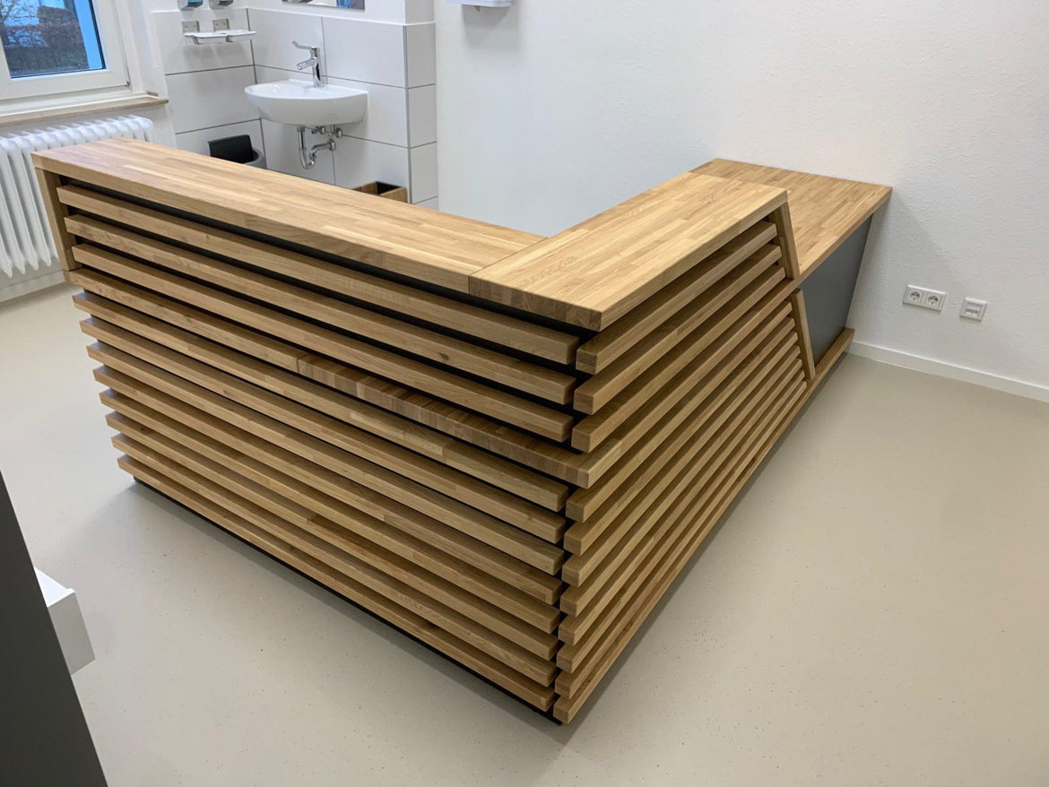 Lada recepcyjna do gabinetu medycznego Praxis Schirmer w Kolonii