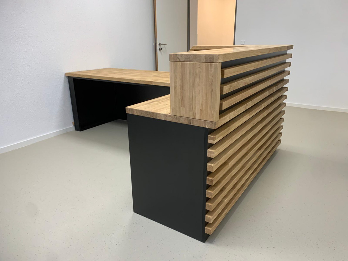 Lada recepcyjna do gabinetu medycznego Praxis Schirmer w Kolonii