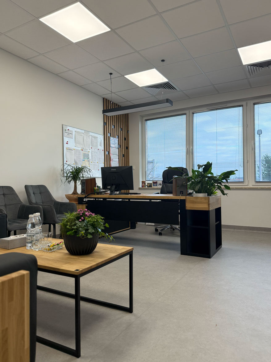 biurka drewniane biurowe