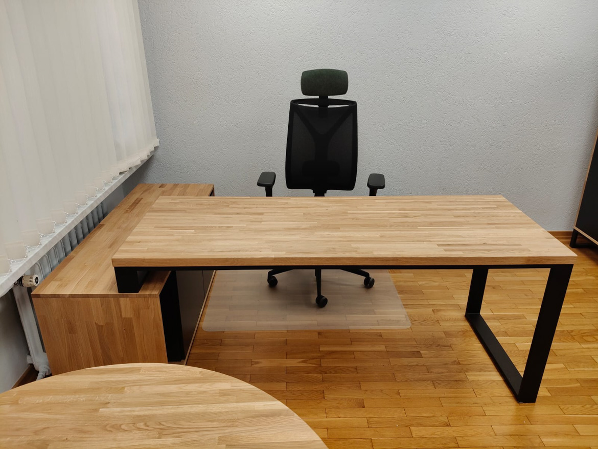 Corner desk with a large pedestal for the Regional Directorate of State Forests in Zielona Gora