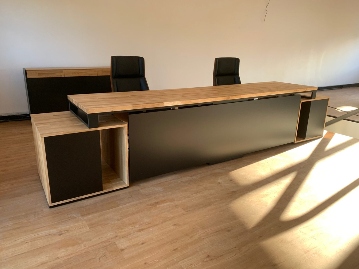 Three-foot double desk with pedestals for Köhnen-Kaffeesysteme of Essen, Germany