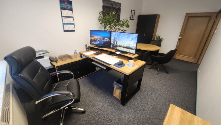 Office furnishings for INFO-EKSPERT company in Warsaw