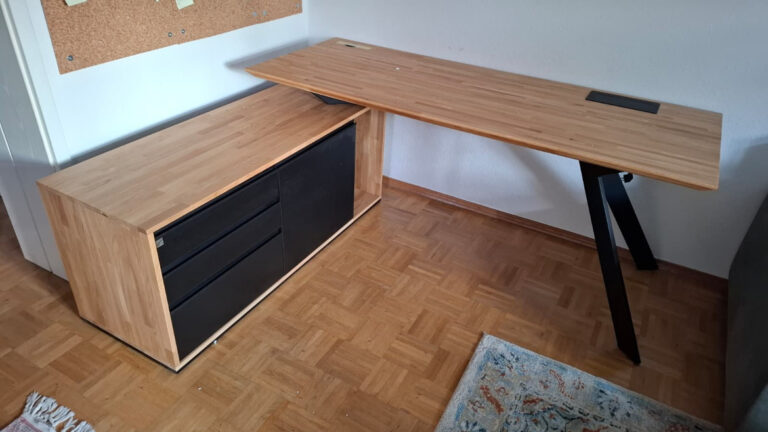 Corner desk on diagonal legs for a customer from Germany