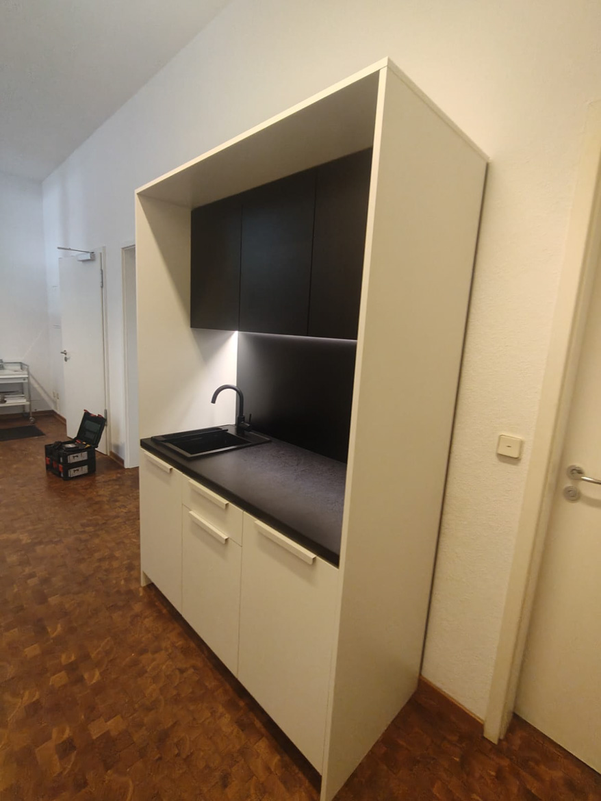 Aneks kuchenny dla biura architektoniczno-inżynieryjnego we Frankfurcie w Niemczech