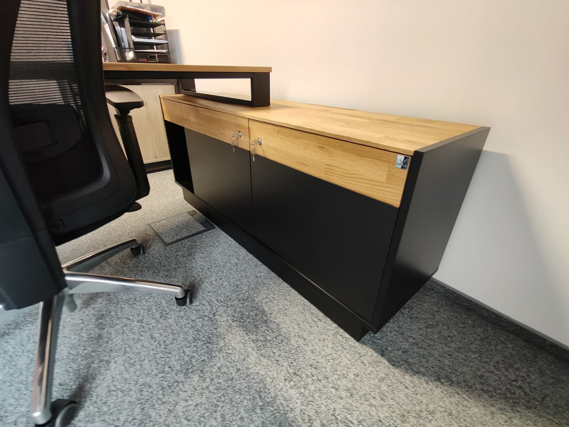 Biurko narożne Prestige Office dla firmy Norameda Polska z Warszawy