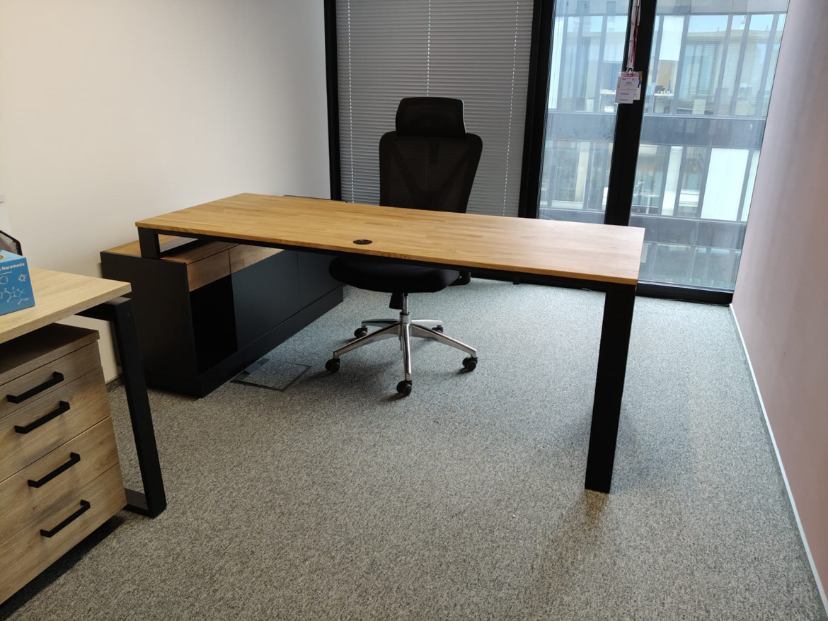 Biurko narożne Prestige Office dla firmy Norameda Polska z Warszawy