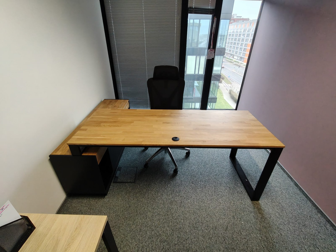 Biurko narożne Prestige Office dla firmy Norameda Polska z Warszawy