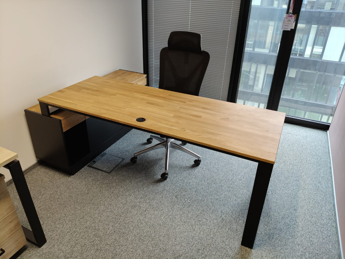 Biurko narożne Prestige Office dla firmy Norameda Polska z Warszawy