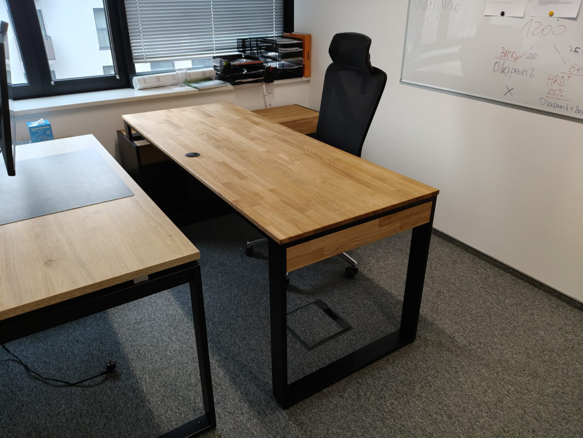 Biurko narożne Prestige Office dla firmy Norameda Polska z Warszawy
