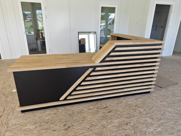 Reception counter for Tokar CNC Technology company in Mierzęcin (near Gorzow Wielkopolski)