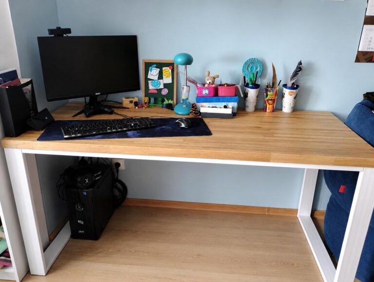 A home office desk for Ms. Anna from Sosnowiec, near Katowice