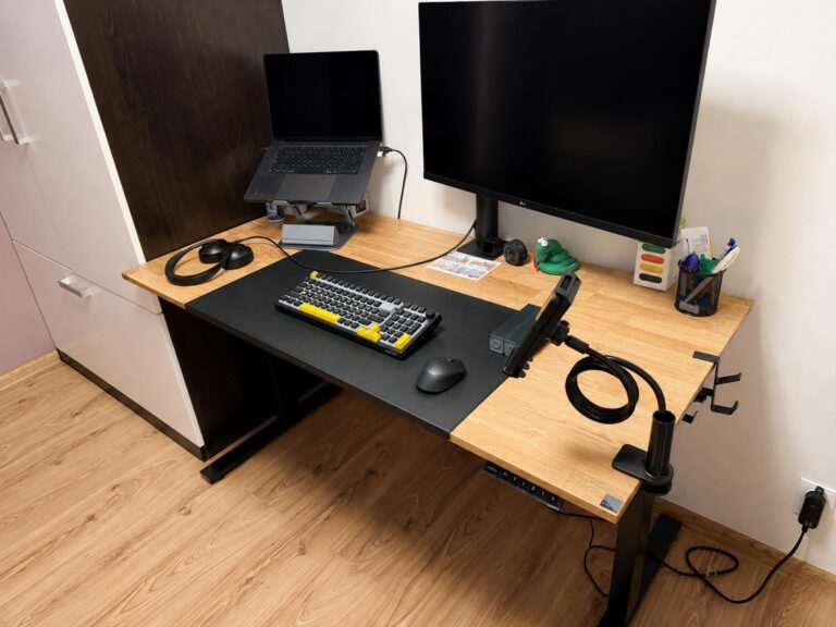 Electrically adjustable desk for home use