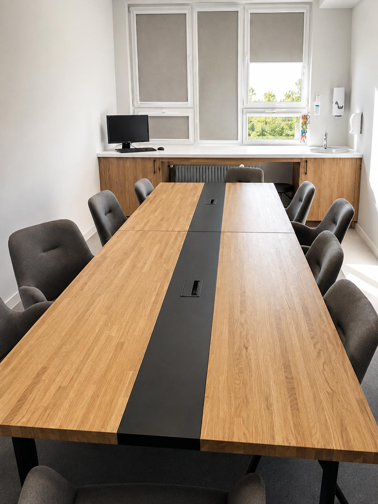 Large conference table for 10 people