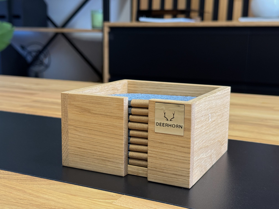 Deerhorn oak cup coaster holder